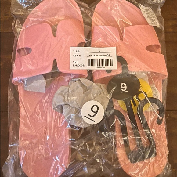 Ardene pink flats - Picture 4 of 4